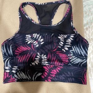 FABLETICS size M full coverage sports bra